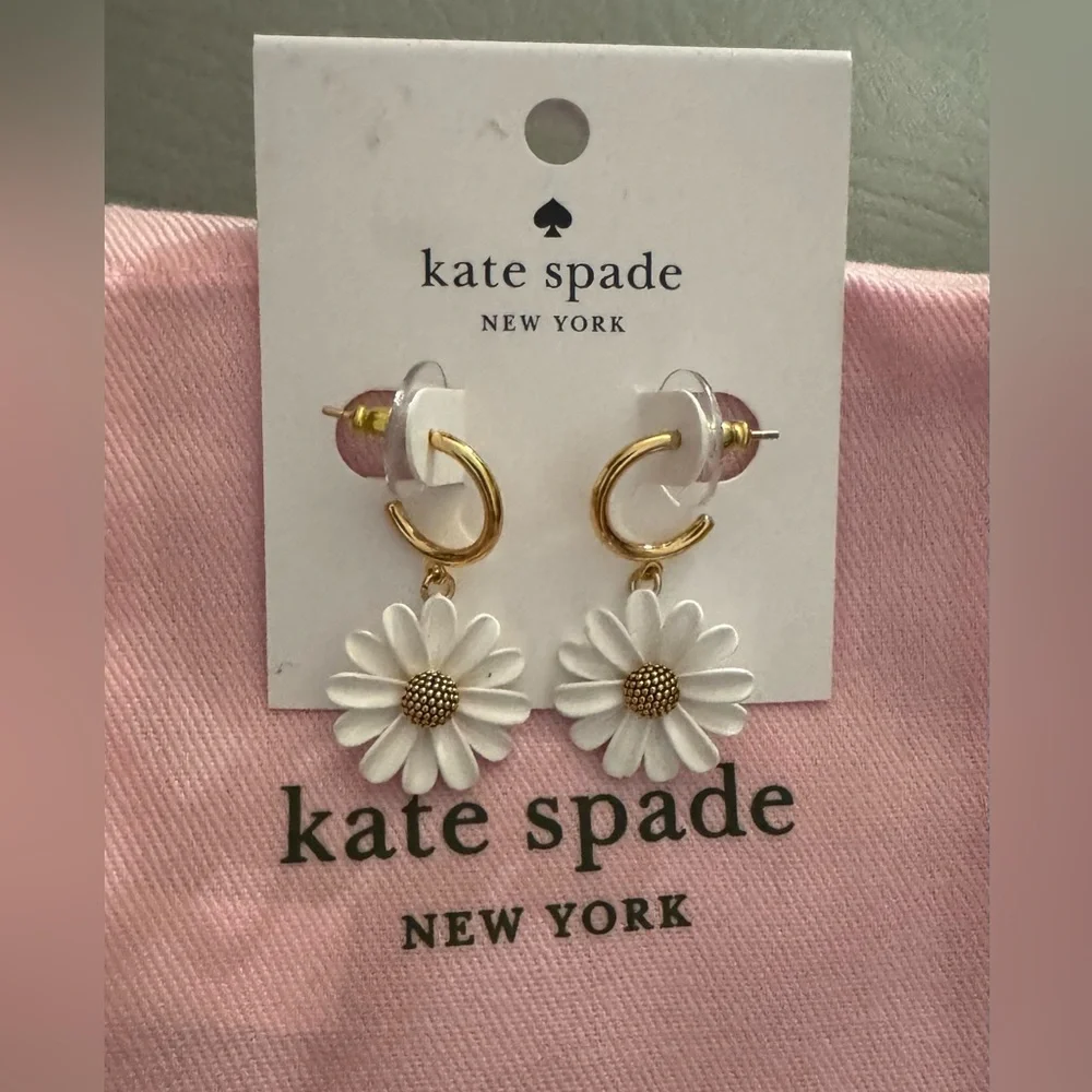 Kate Spade “off we go” daisy hoop earrings - Picture 2 of 4